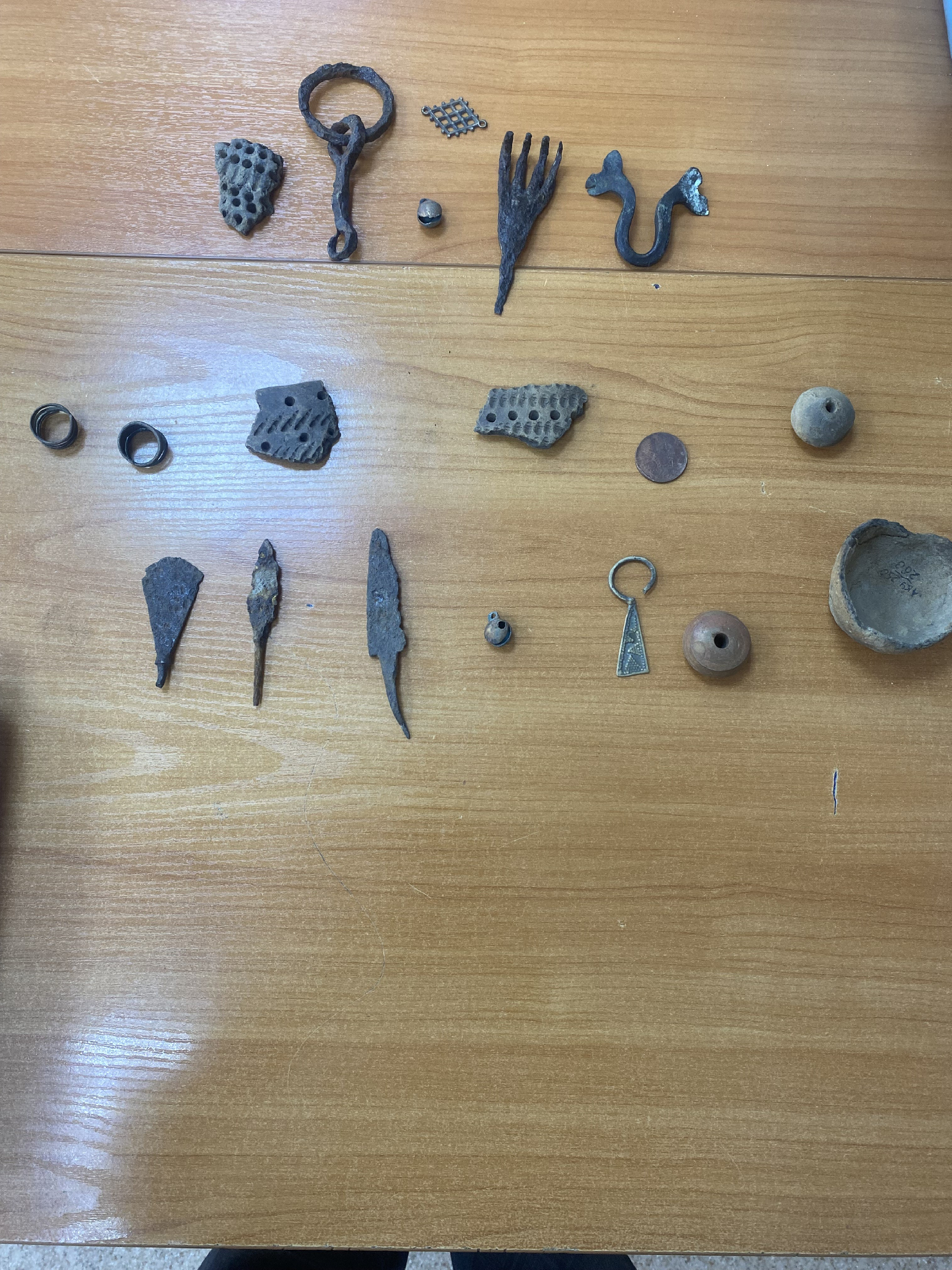 12 апреля 2024 года профессор кафедры ВИиО В.В. Ставицкий и студенты, занимающиеся археологией: А. Трусов, И.Баранов, Р.Бородулин, приняли участие в профориентационном мероприятии в МБОУ СОШ № 56 им. Героя России А. М. Самокутяева